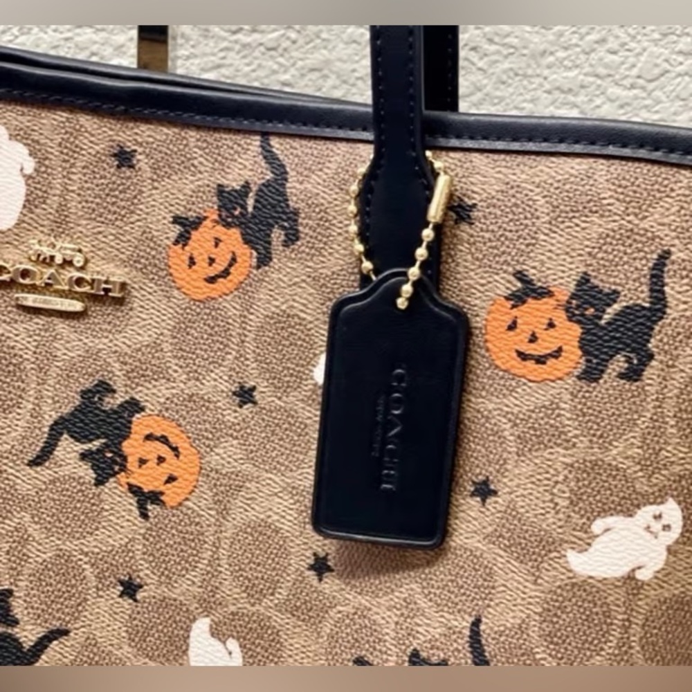 Coach 2024 Halloween City Tote - Picture 6 of 7